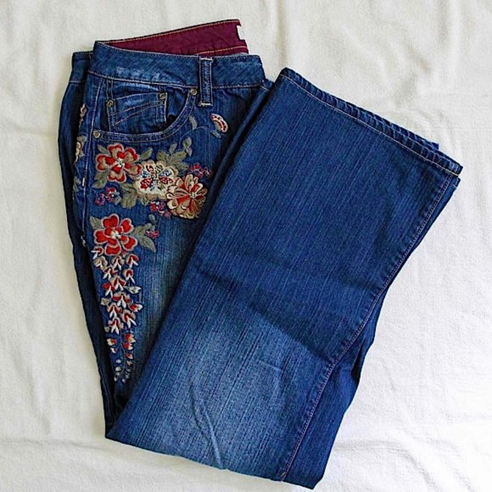 Venezia Distressed Embroidered Cotton Blend Blue Jeans Size 18 - Picture 2 of 10